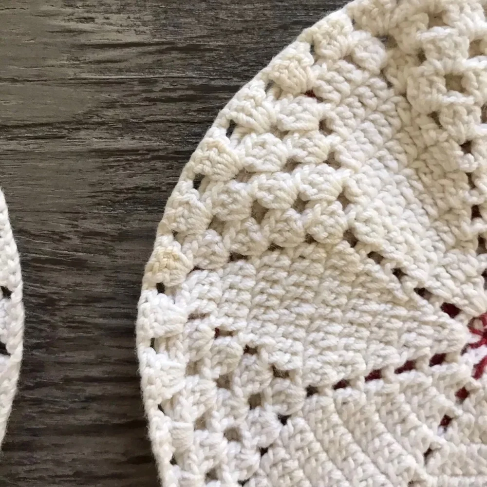 Handcrafted Vintage Crochet Pinwheel Potholders - Red and Green - Christmas - Picture 6 of 6